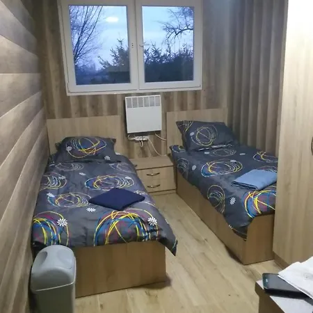 2 Osobowe Kawalerki W Domkach Freezerhause Kozery- Noclegigrodziskpl 792-535-535 Appartement